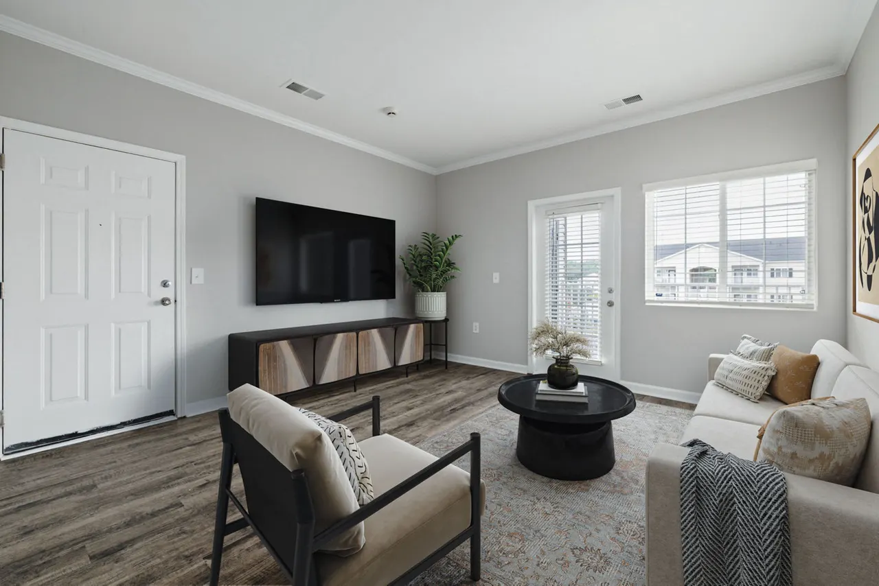 The Summit on 401 Apartments