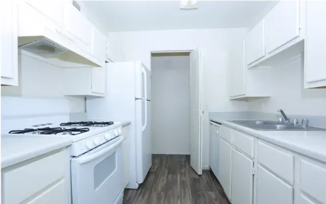 Lake Tonopah Apartments