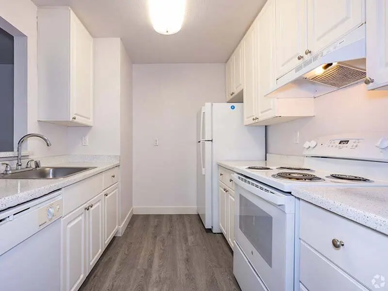 Seabreeze Apartment Homes