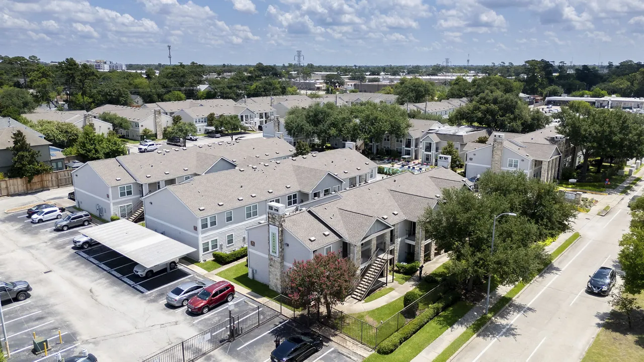 Reserve at Garden Oaks Apartments