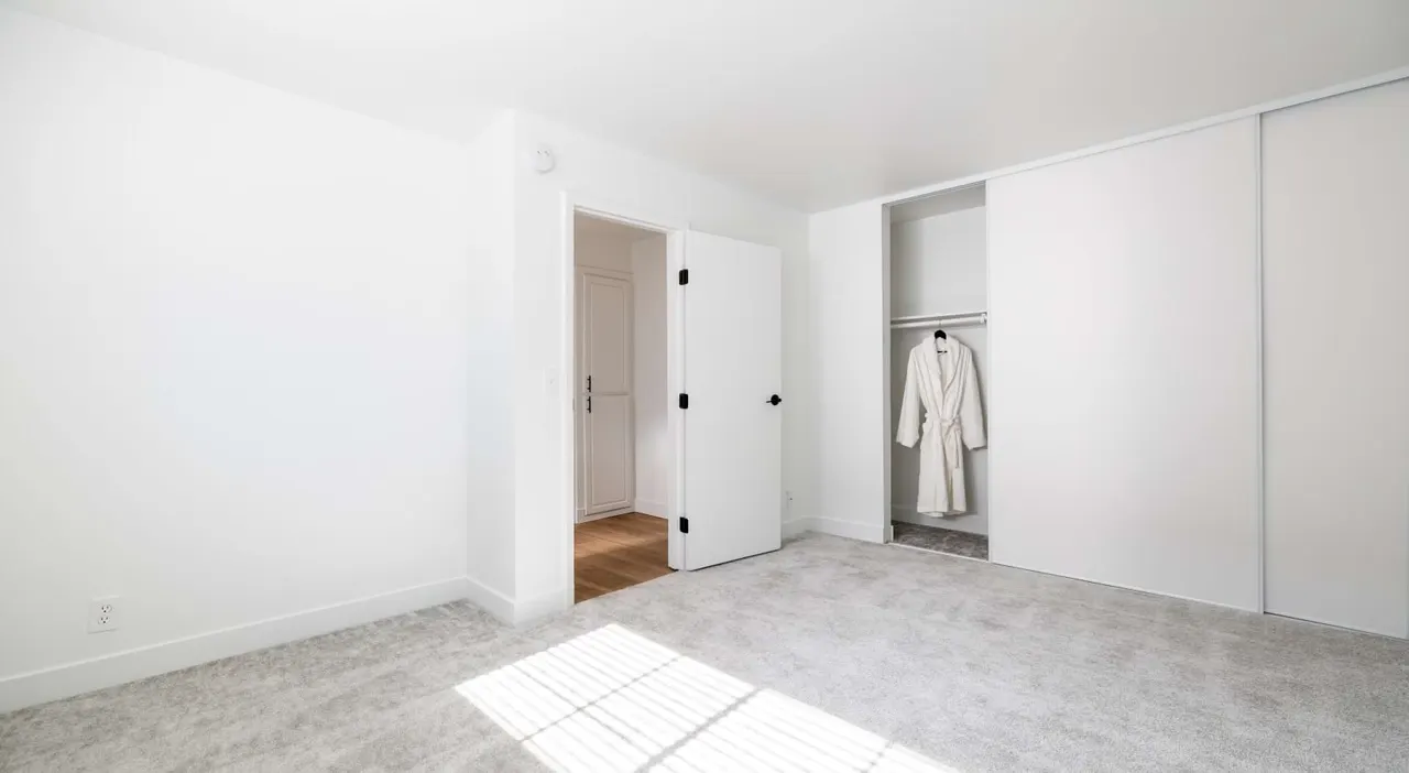 Sunnyvale Crossings Apartments