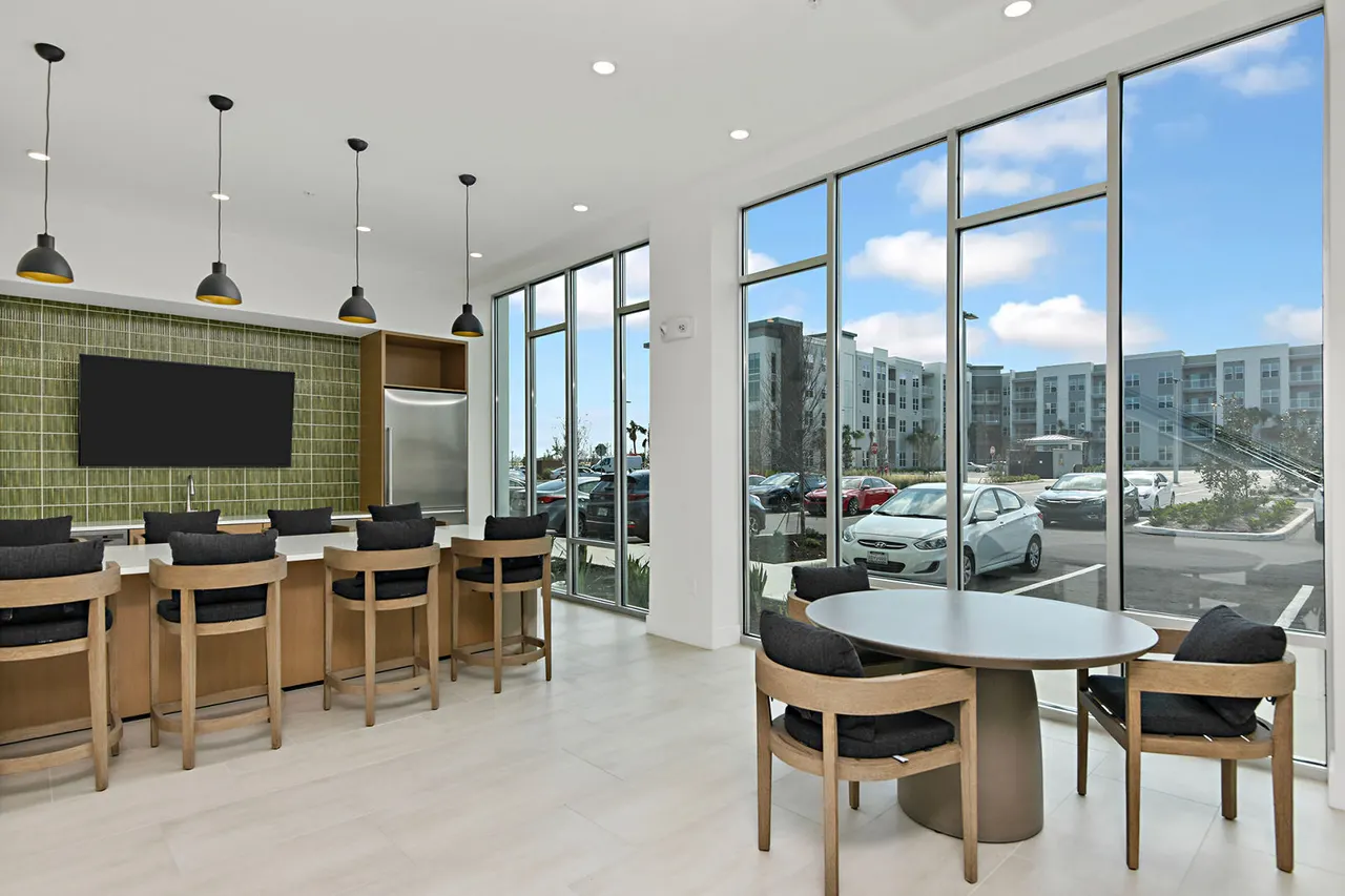 Apollo Apartments