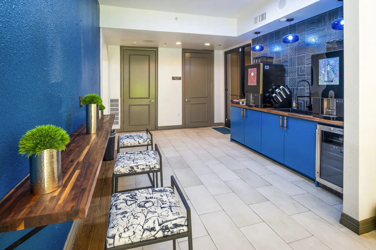 Ventana At Midtown