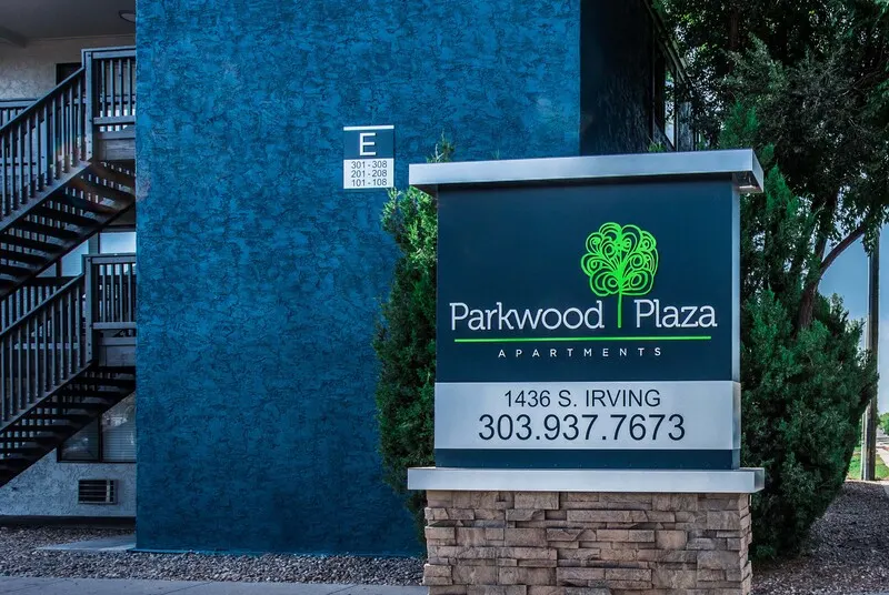 Parkwood Plaza Apartments