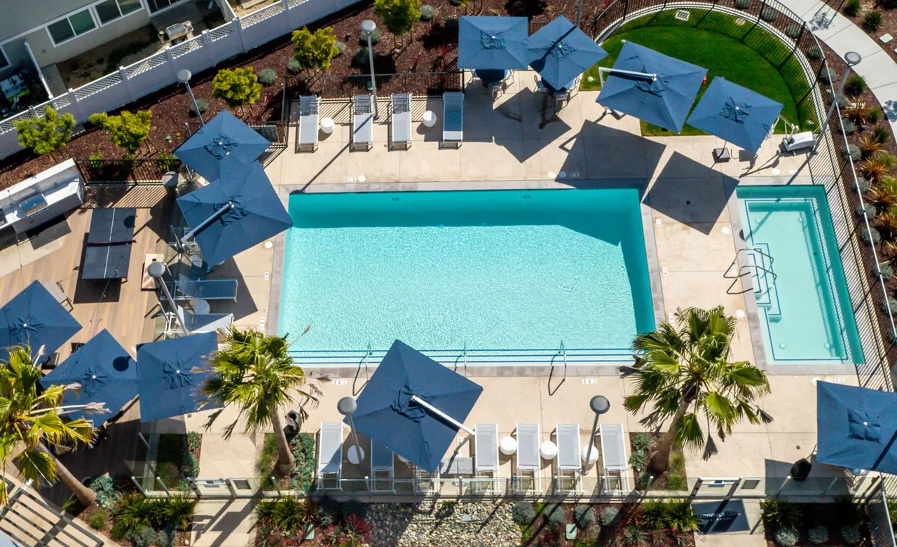 Admirals Cove