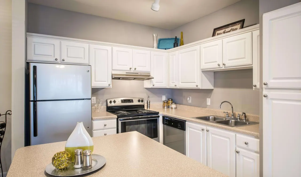 Shadow Creek Apartments
