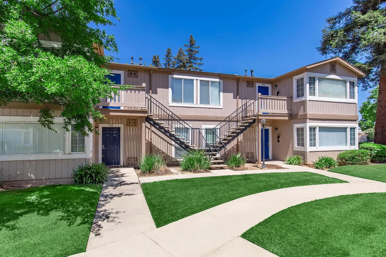 Foxwood Apartments