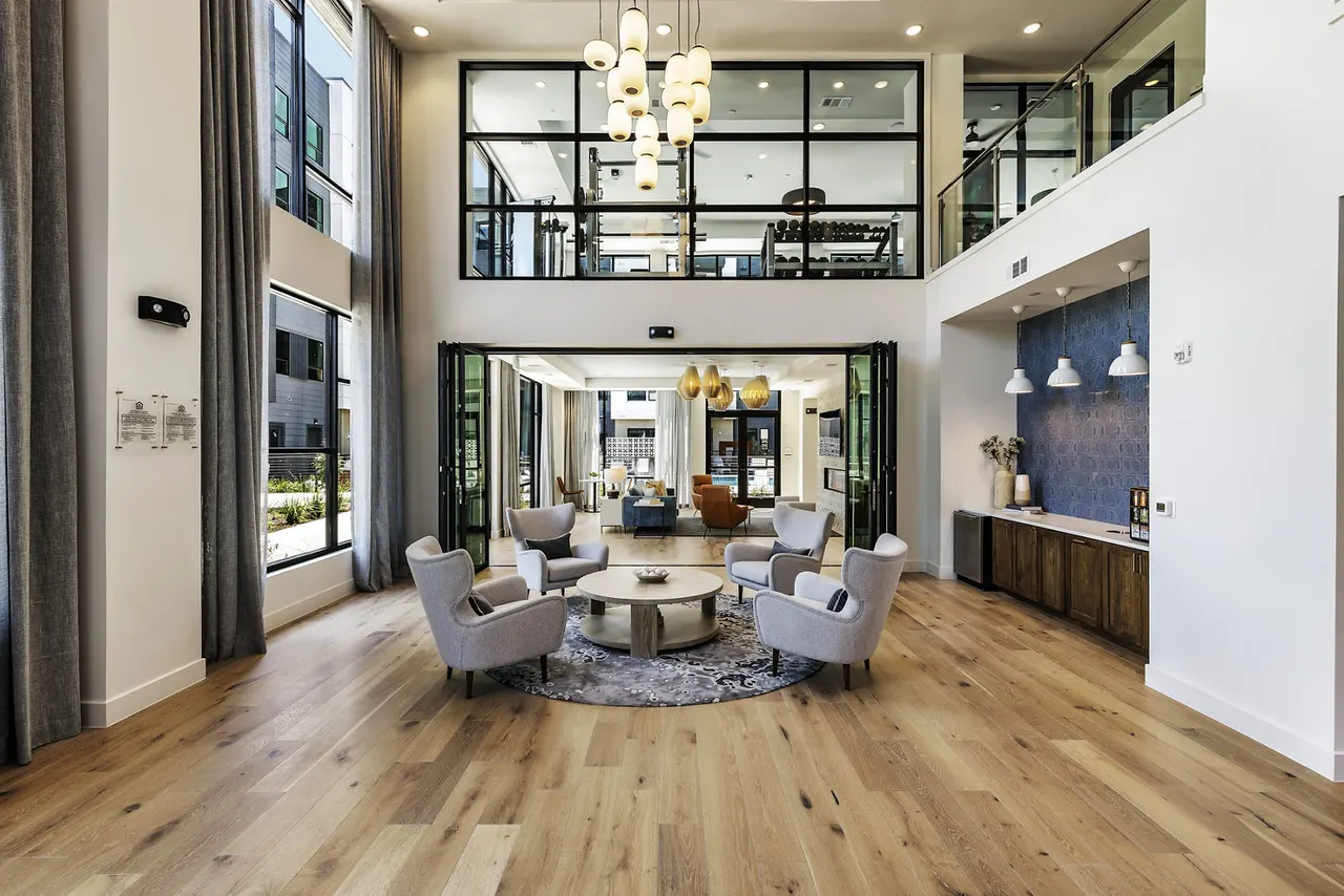 Crosstown Apartments