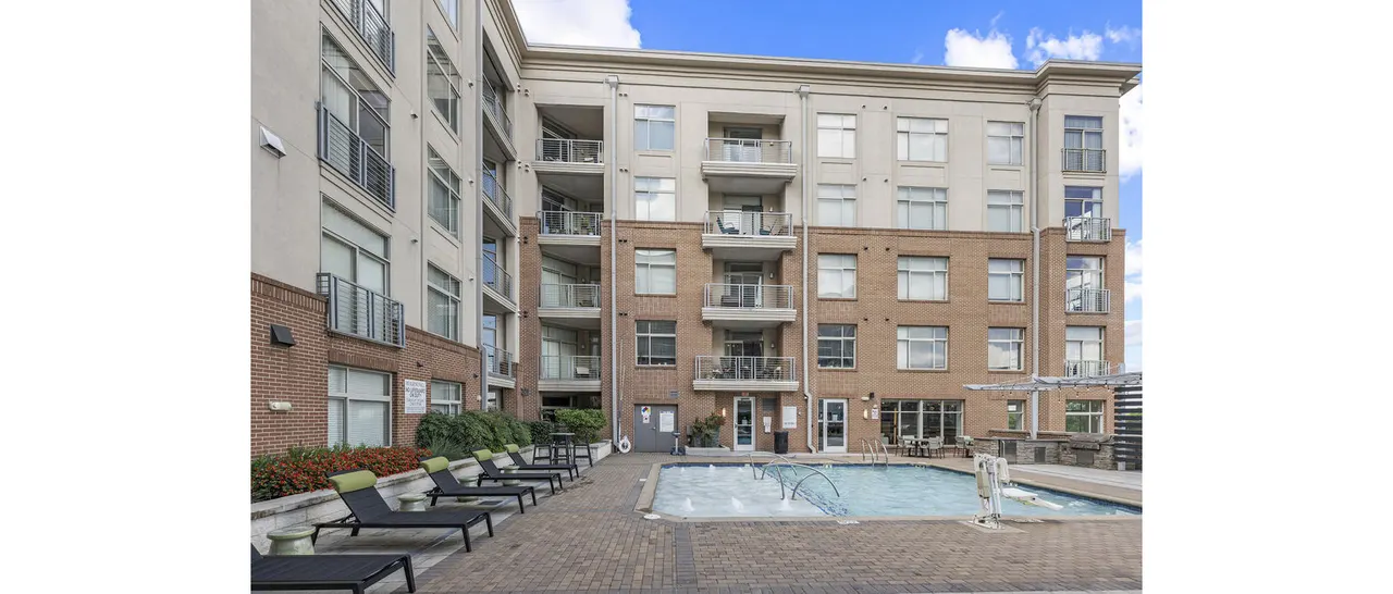 The Mint 425 Apartments