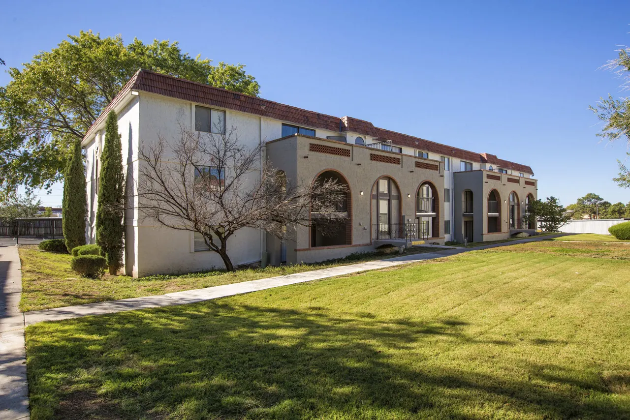 Milo Apartments