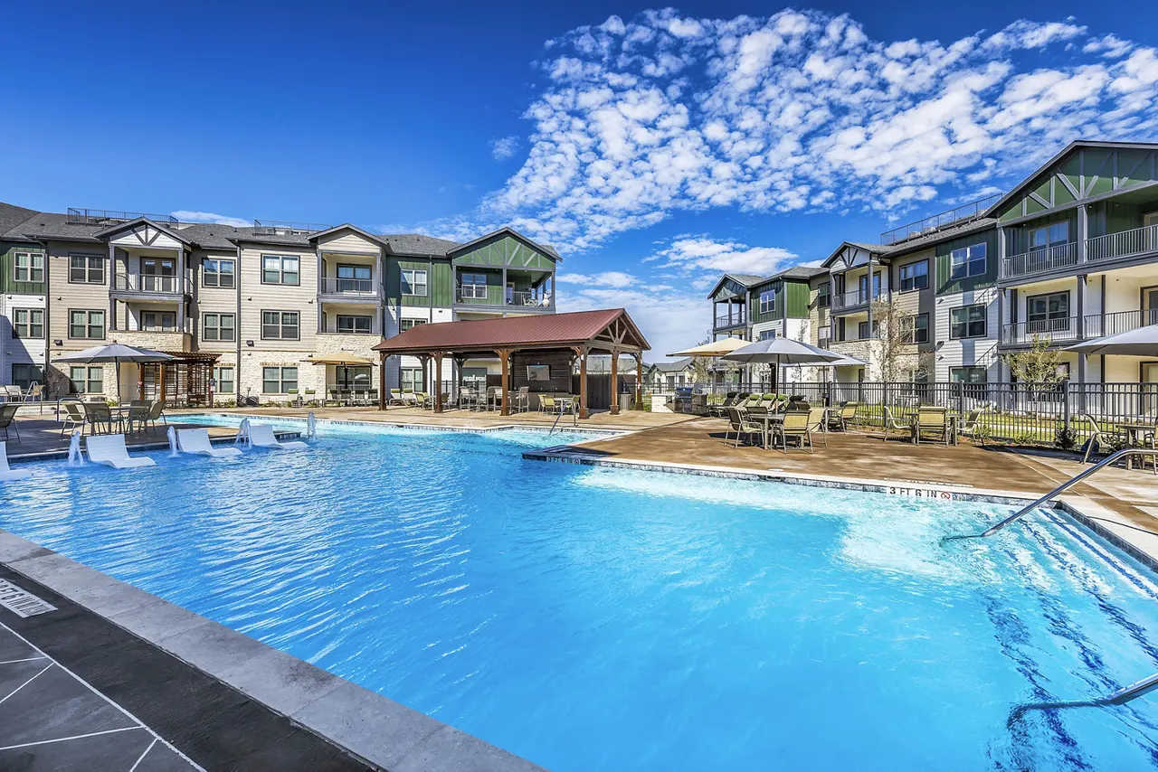 Larkspur at Creekside