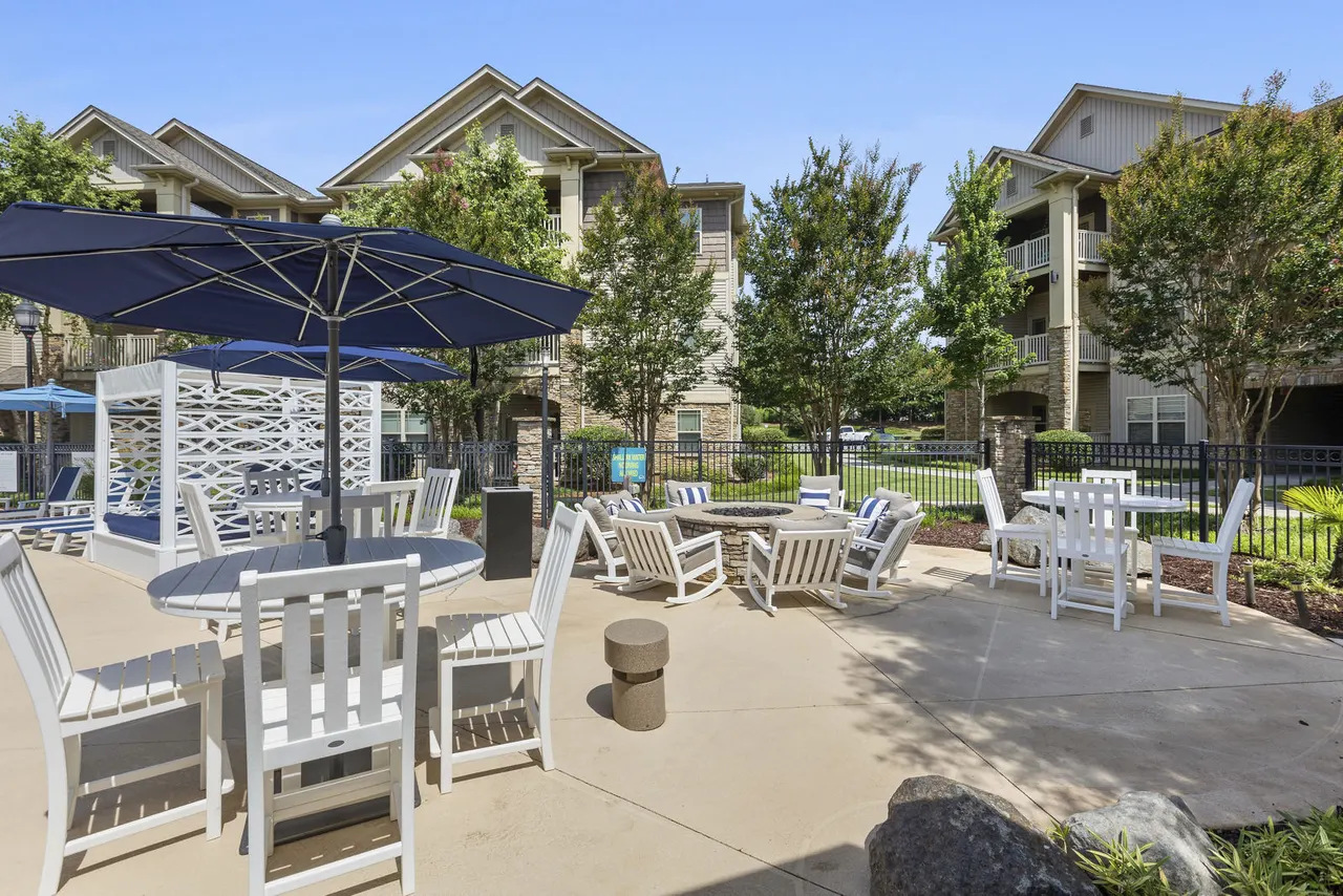 Tryon Park at Rivergate