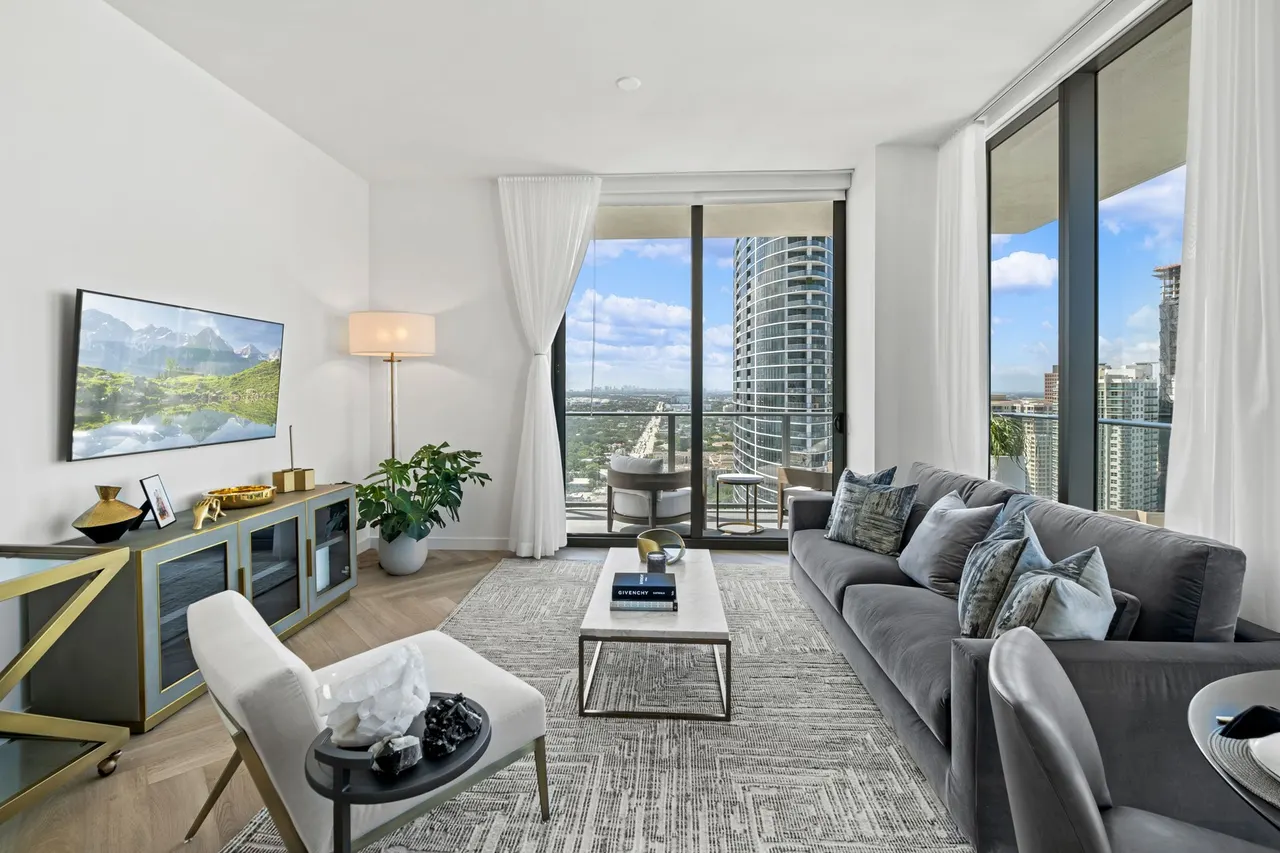 Veneto Las Olas Apartments
