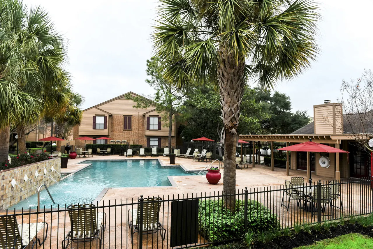 Westborough Crossing Apartments