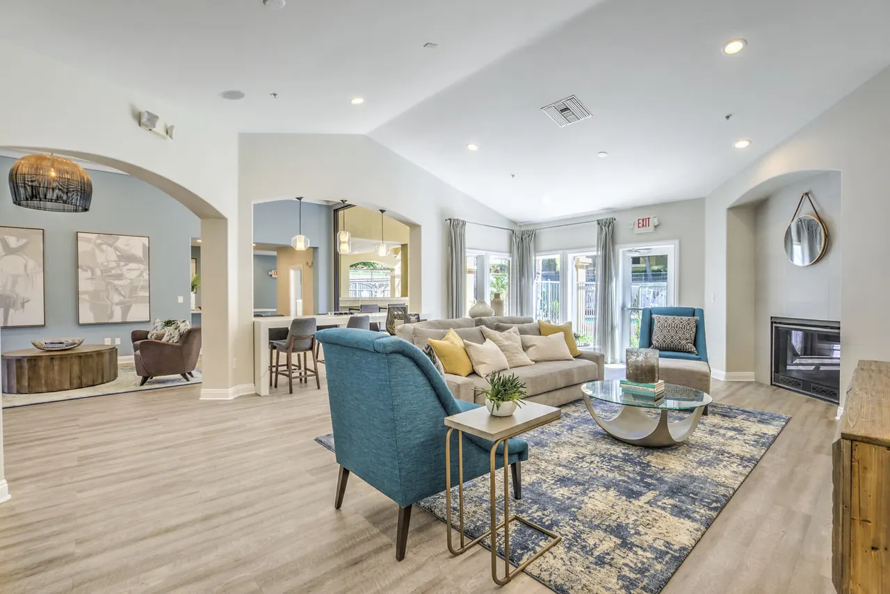 Stone Canyon Apartments