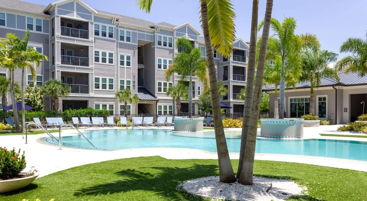 Volaris Live Oak