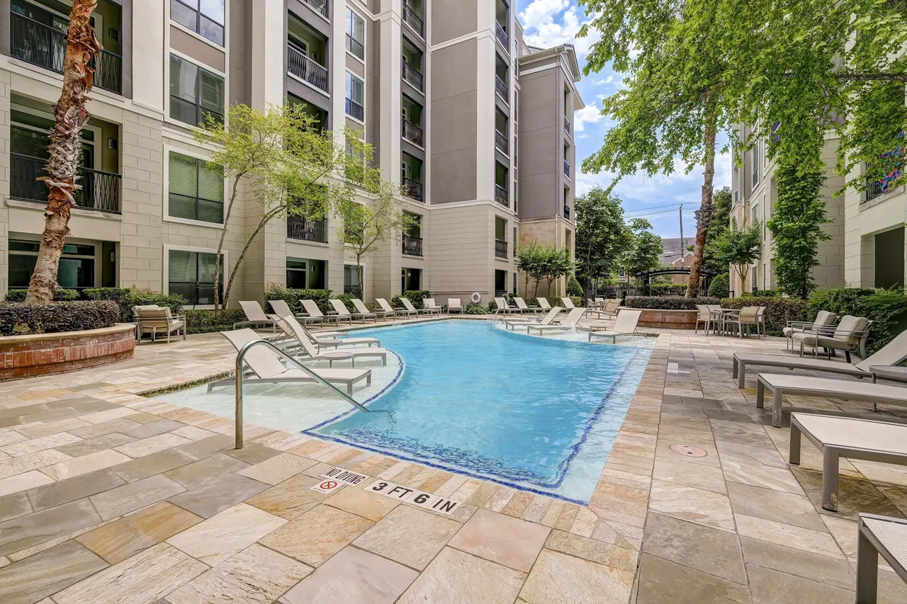 2900 West Dallas