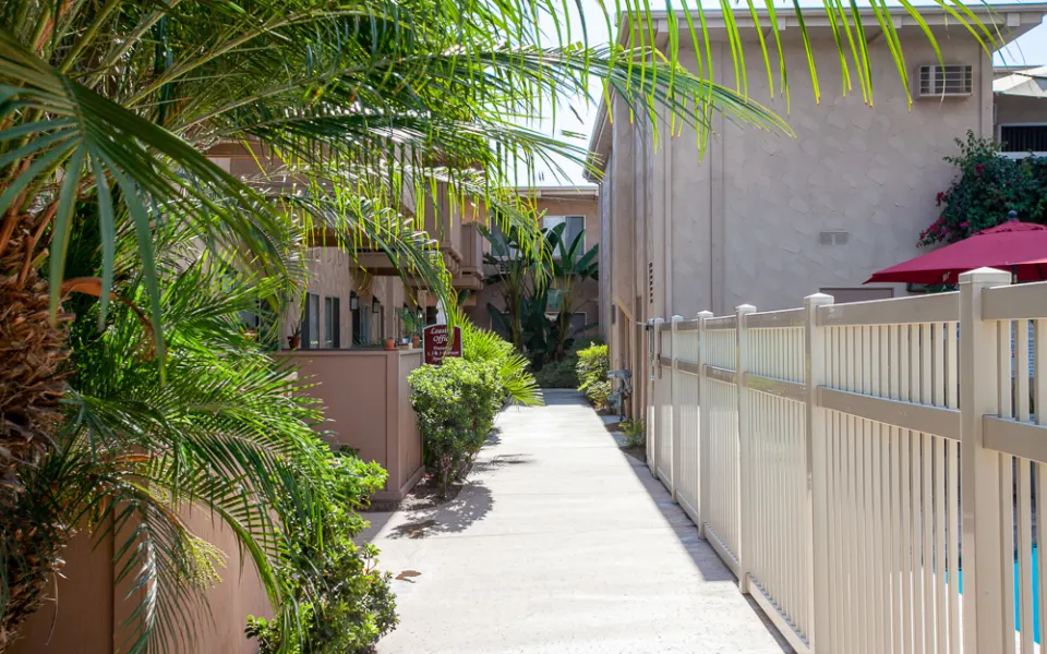 16251 Woodruff Apartments