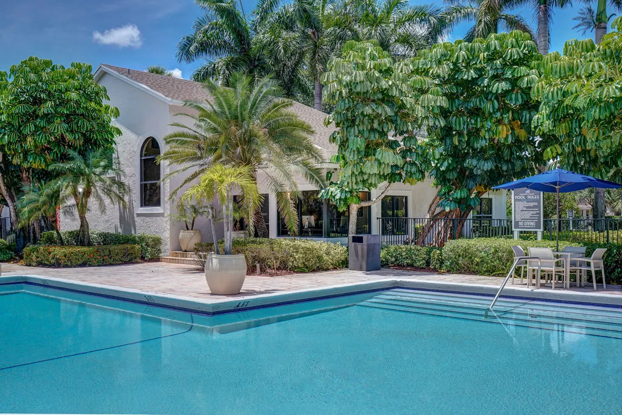 Plantation Colony Apartments