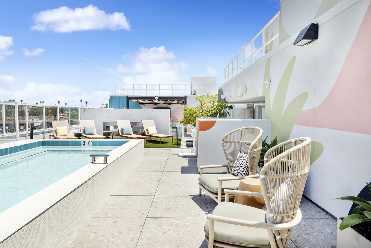 The Charlie Mar Vista