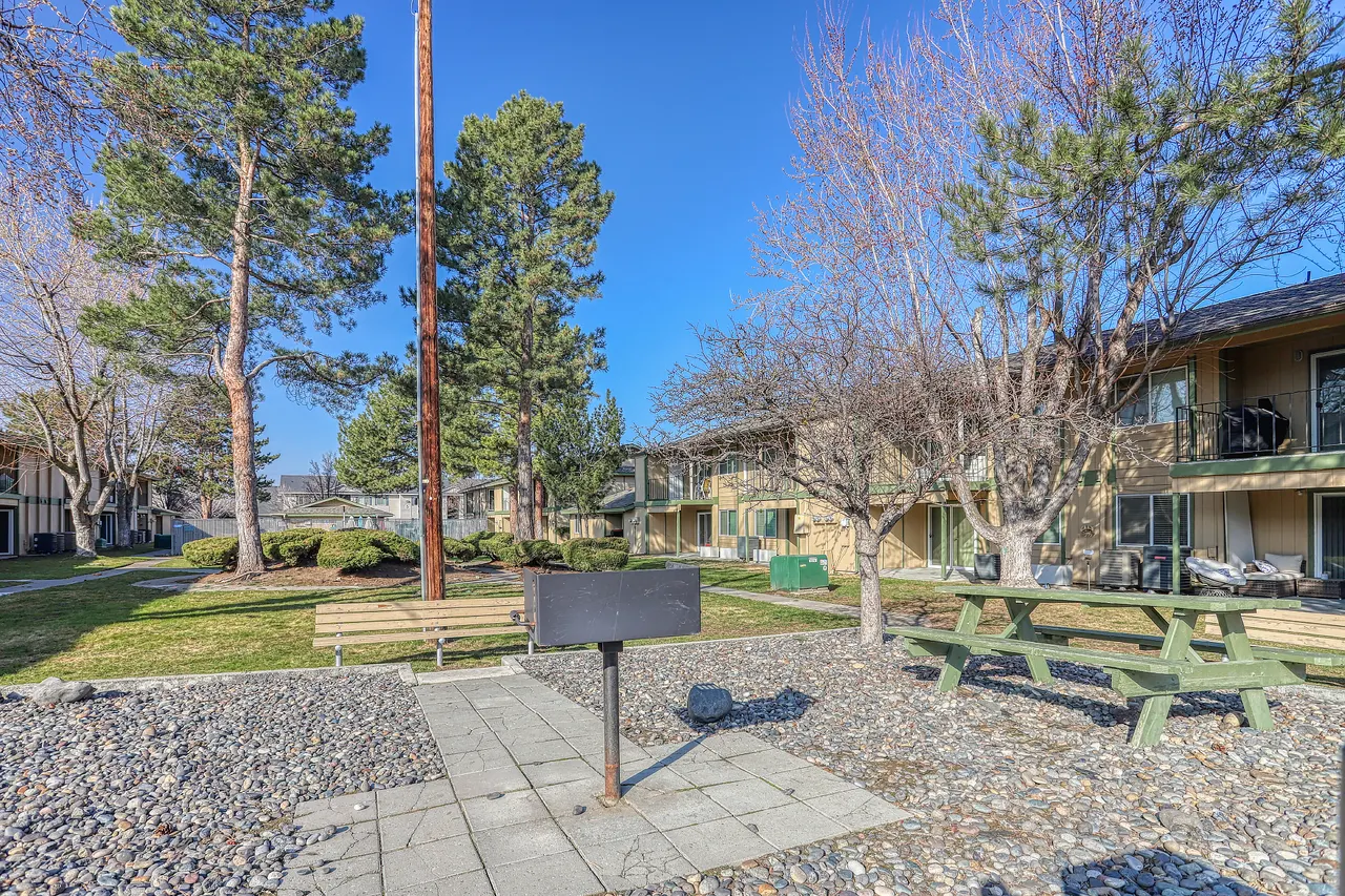 Windsong Apartments