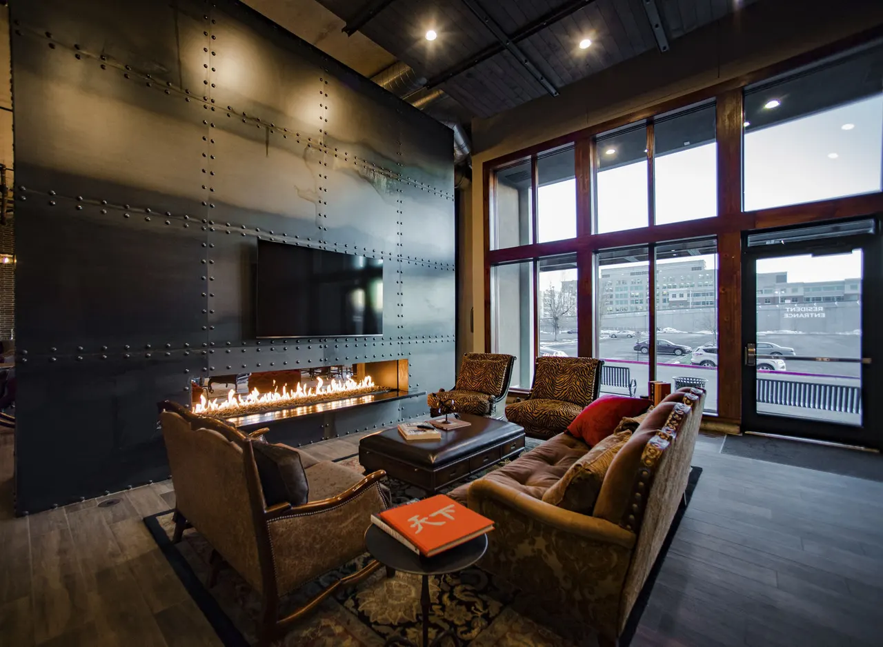 Hardware Apartments