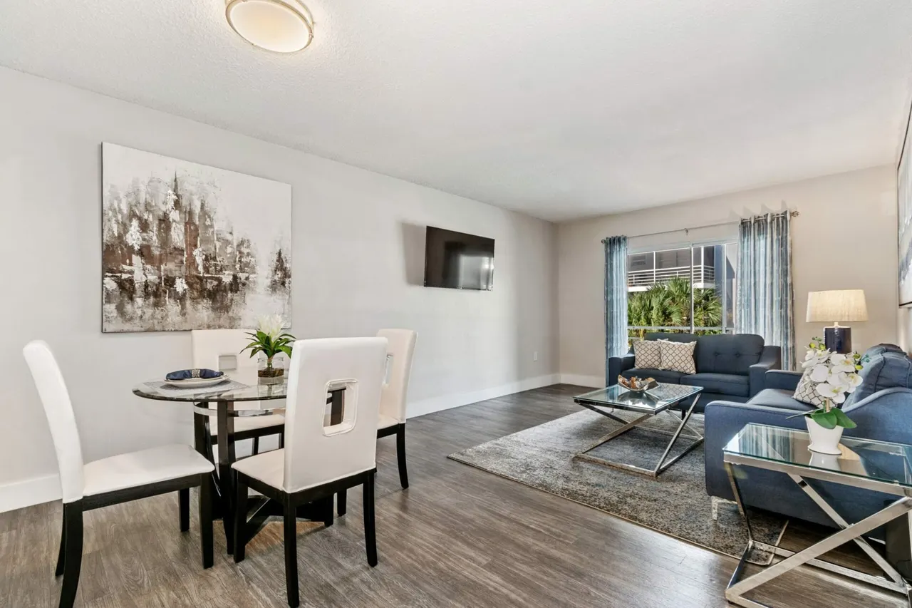 Aventura Oaks Apartment Homes