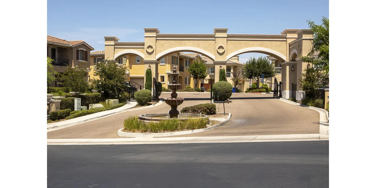 Jackson Pointe 111 Apartments