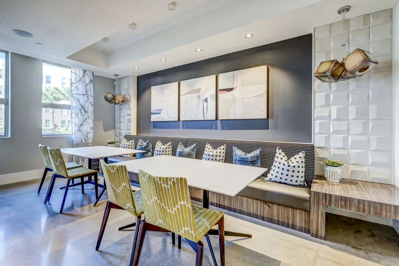Encore Motif at Grand Crossing