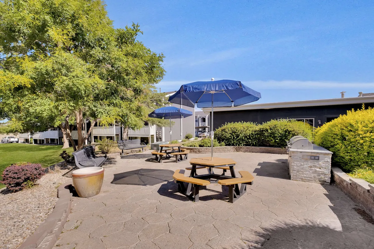 The Pointe at Northridge