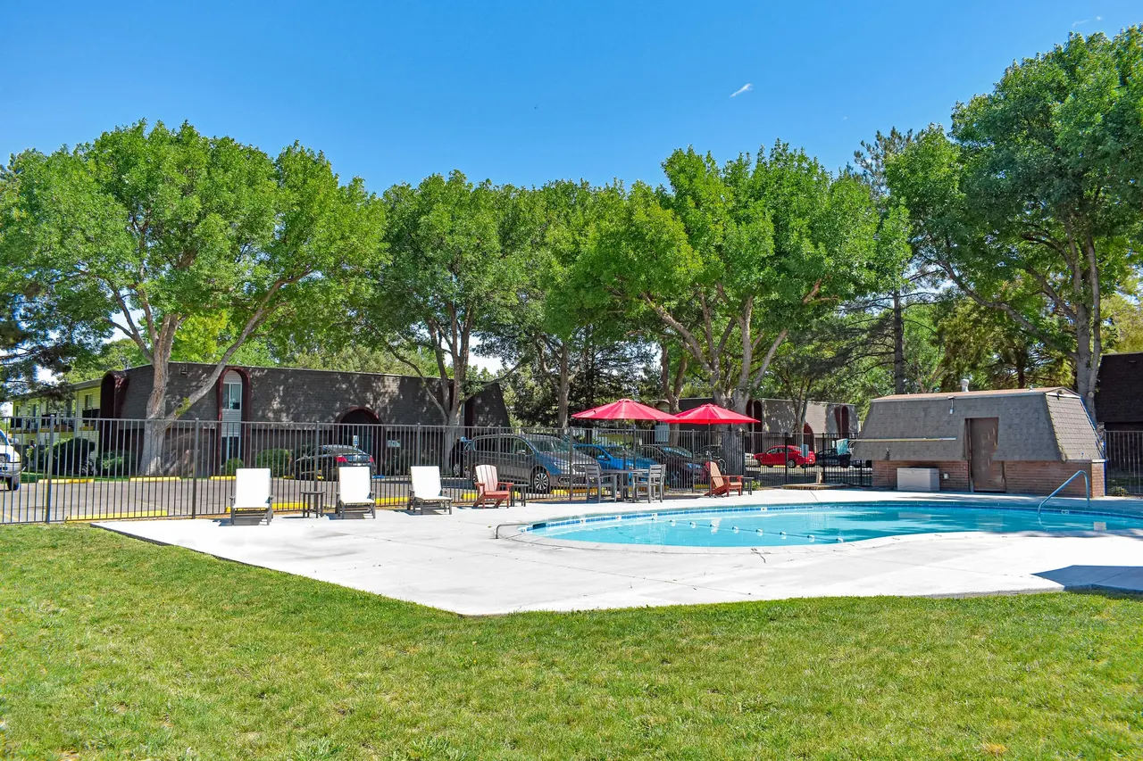 Laurel Park Apartments