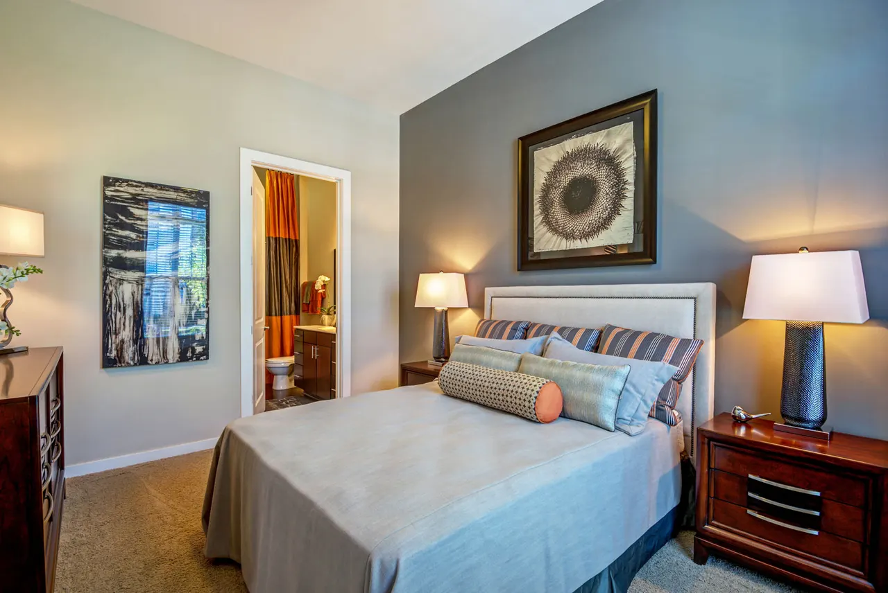 Whitehall Parc Apartment Homes