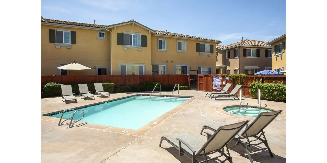 Jackson Pointe 111 Apartments