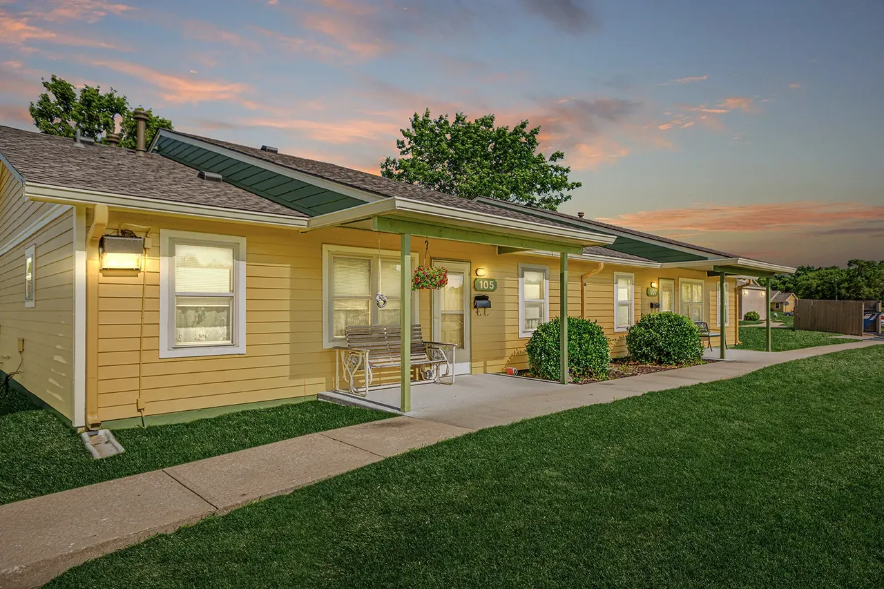 Lom Vista Estates Apartments