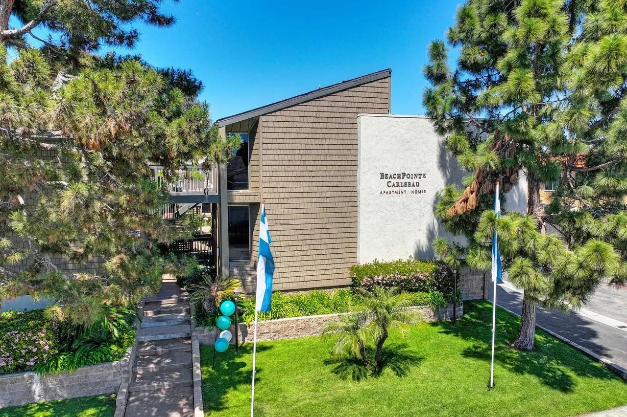 Elán Beachpointe Carlsbad Apartments