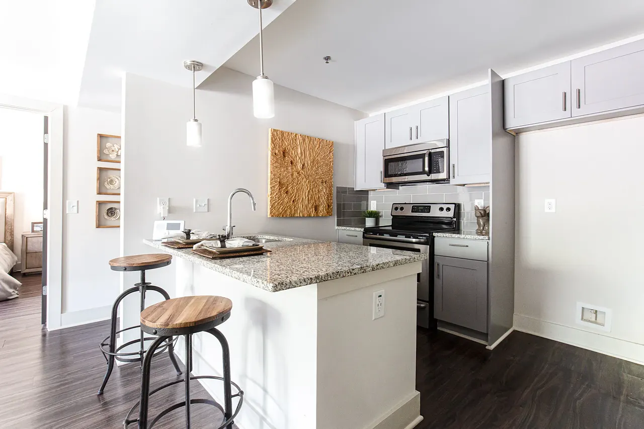 Metro Apartments
