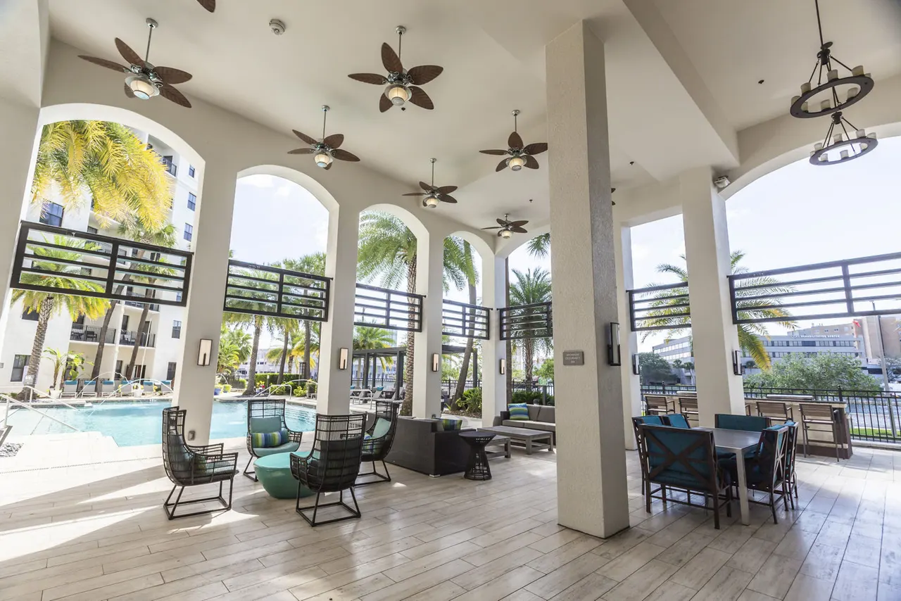 2 Bayshore Luxury Waterfront Apartments