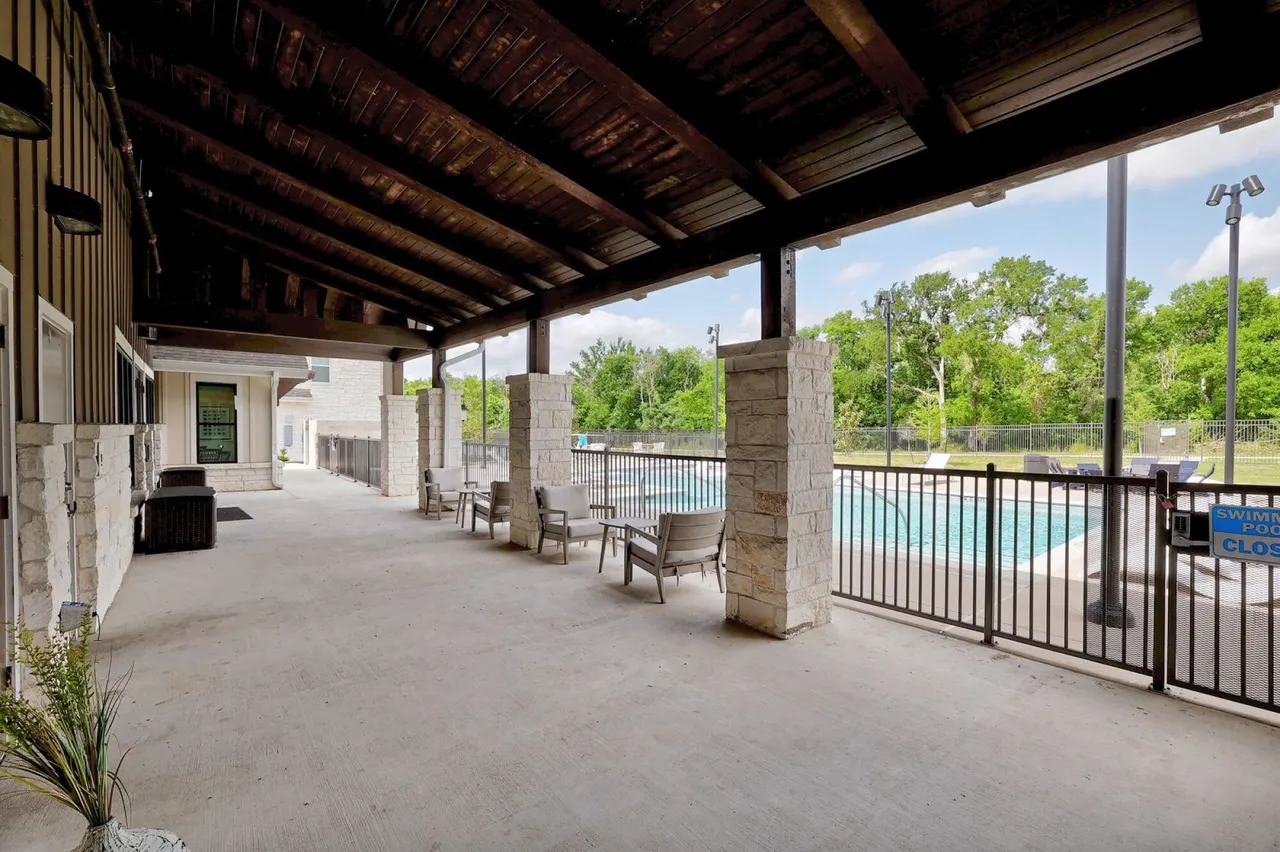 The Narrows Apartments