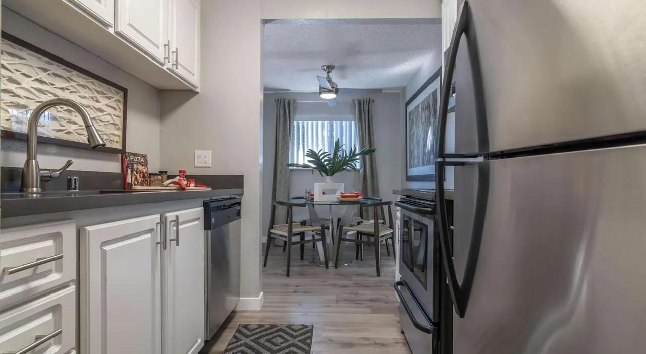 Sunnyvale Crossings Apartments