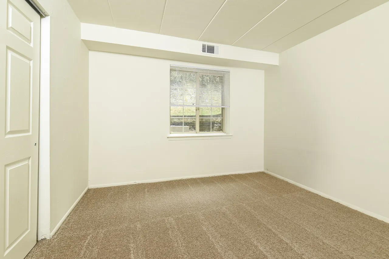 Hillcrest Apartments