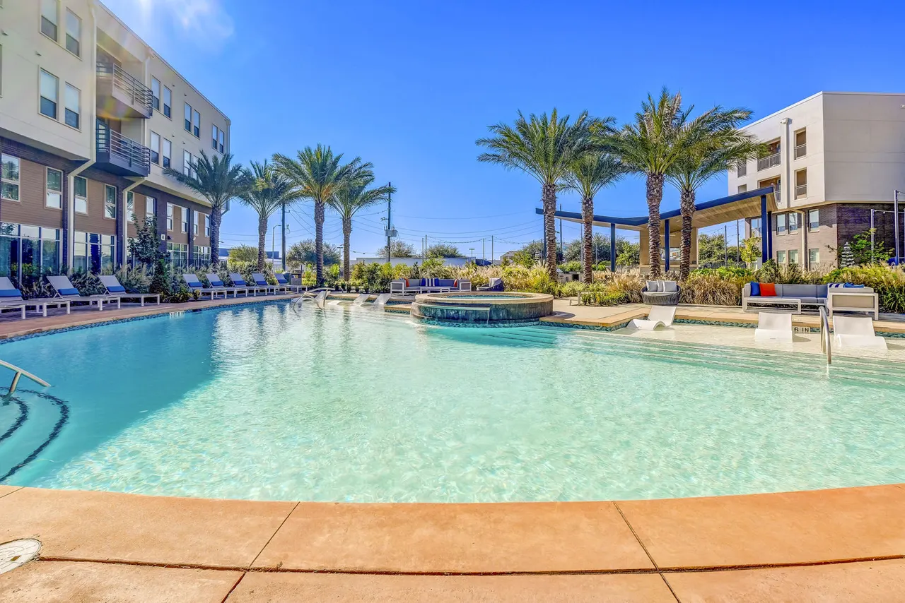 Encore Motif at Grand Crossing