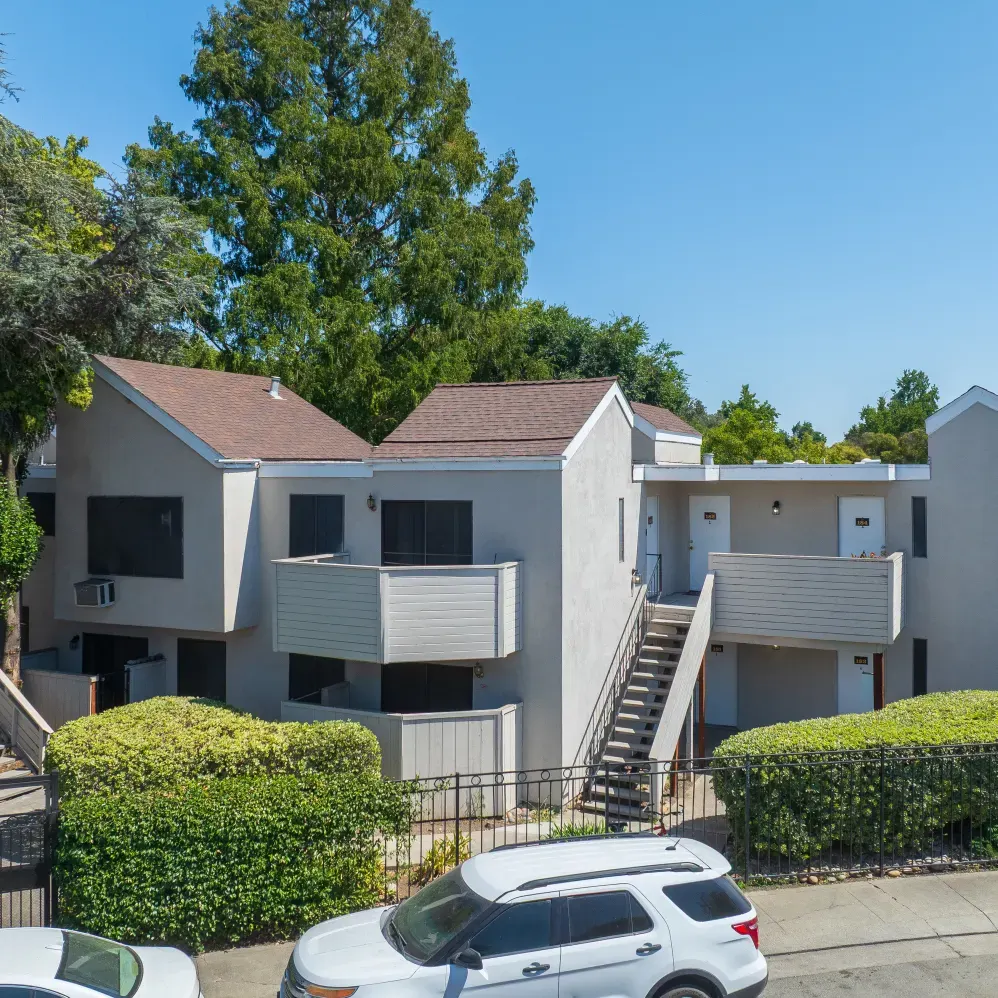 Iron Horse Apartments