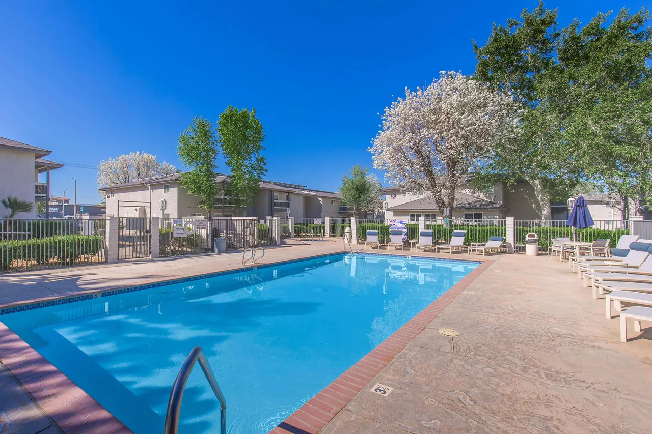 Montecito Apartments