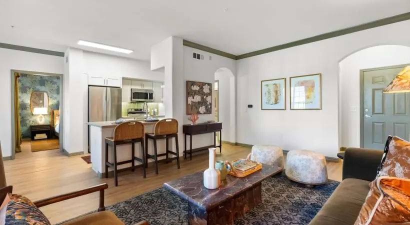 The Lodge at Lakecrest Apartments