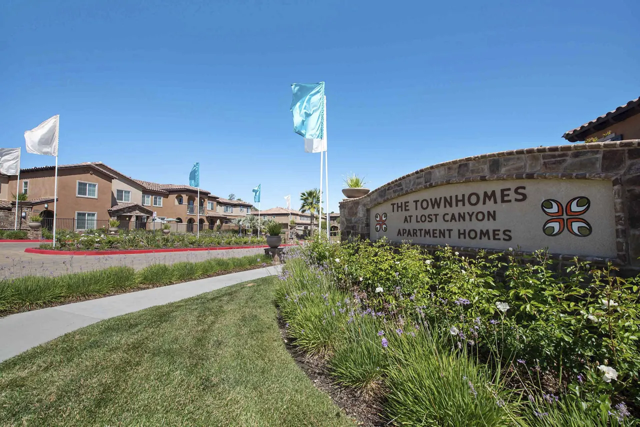 Townhomes at Lost Canyon Apartments