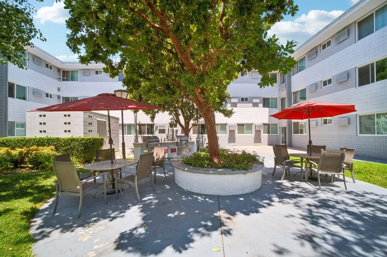 Meridian Pointe Apartments