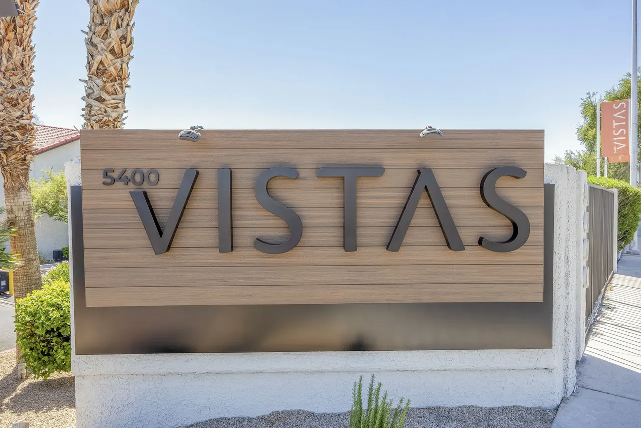 5400 Vistas