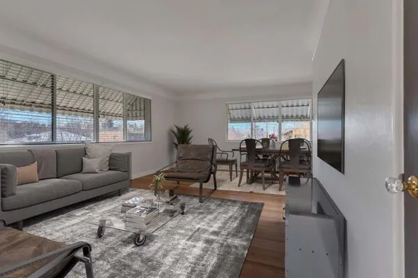 611 E 11th