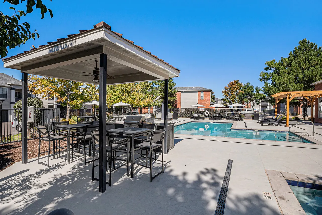 Monte Vista Apartments
