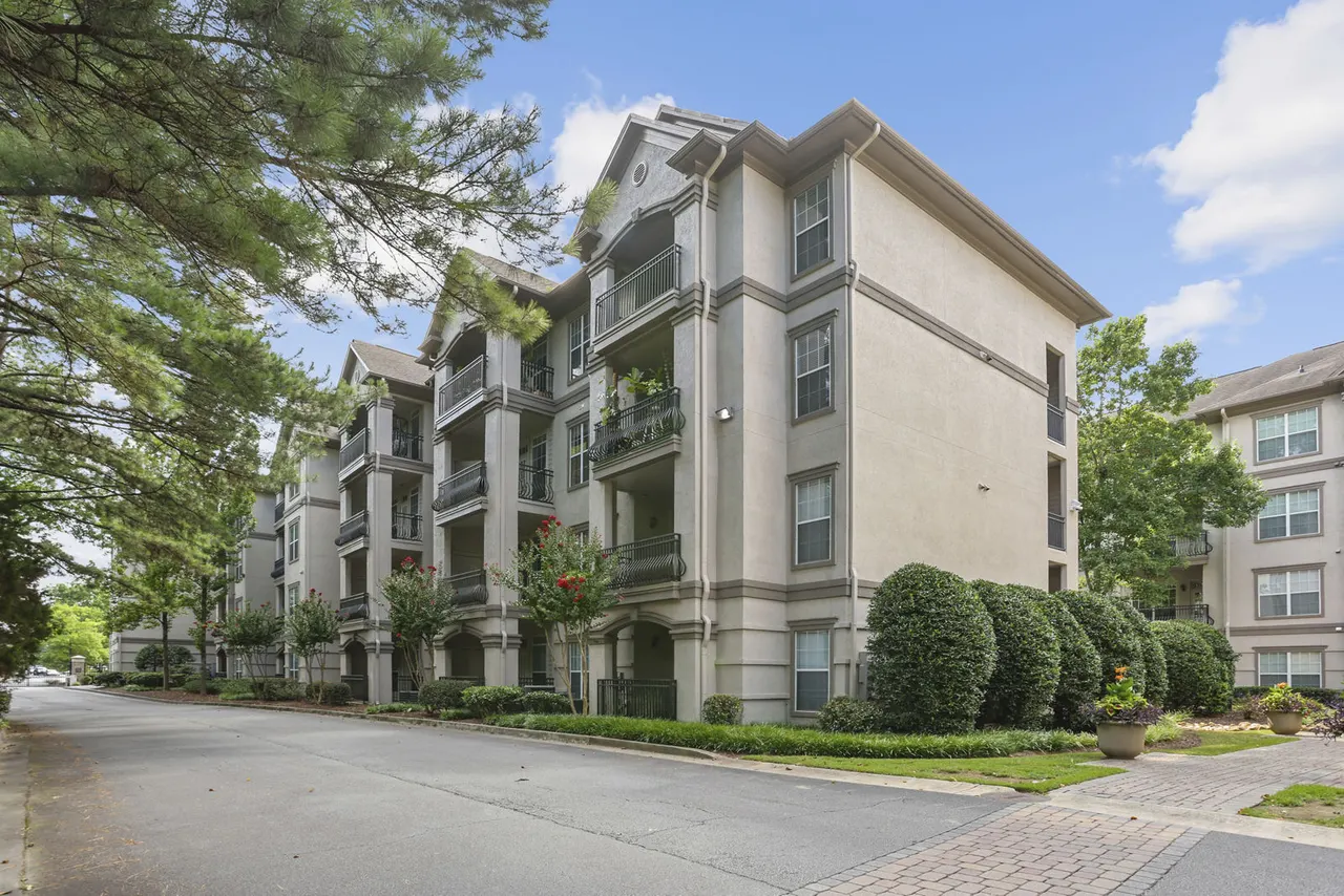 Avana Uptown Apartments